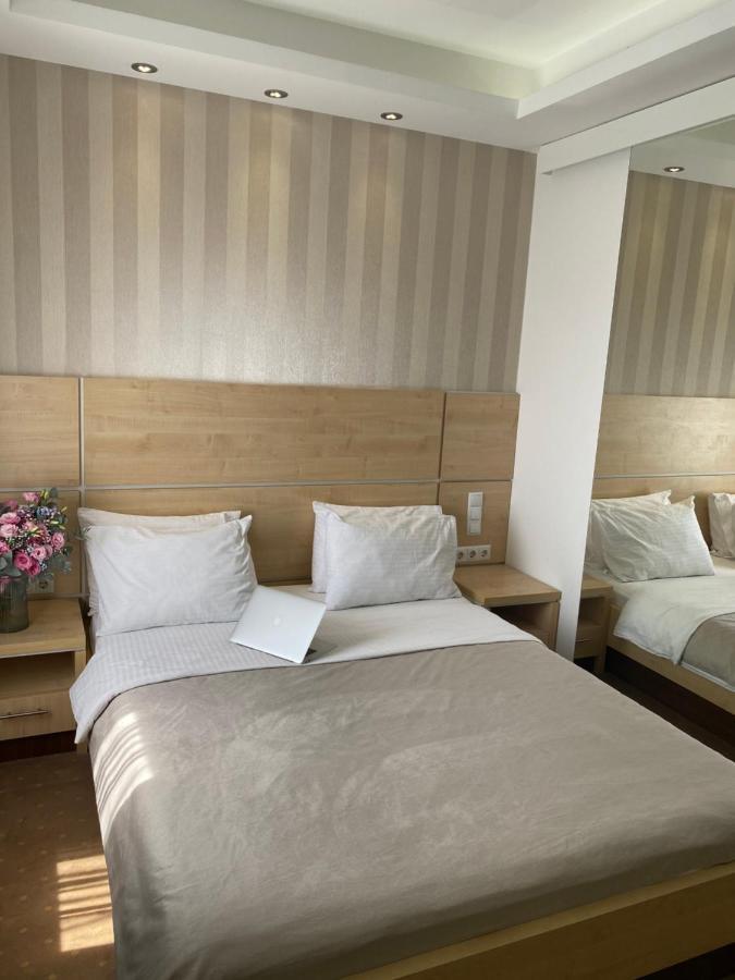Zivinice Laurus Motel Airport Tuzla المظهر الخارجي الصورة